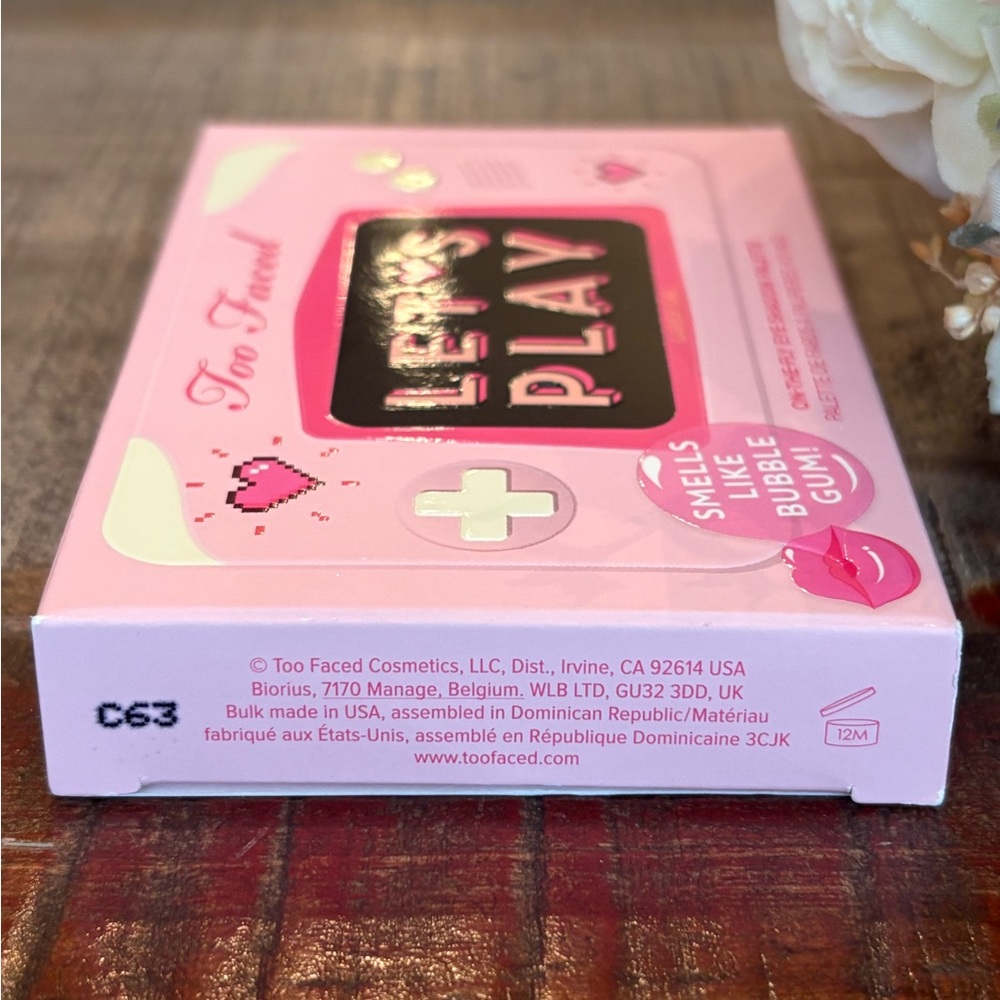 NEW Too Faced LET’S PLAY Mini On-The-Fly EYE SHADOW PALETTE Gamer Girl! - Picture 7 of 8